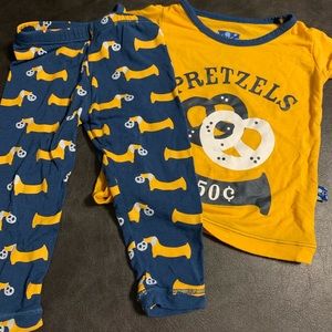 KicKee OG pretzel pups